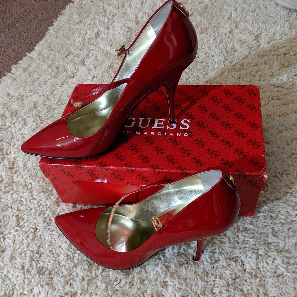 Red Guess heels - Picture 5 of 8